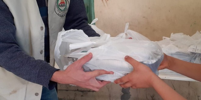 الجمعية الإسلامية بغزة تنفذ مبادرة الوجبات الساخنة (1)